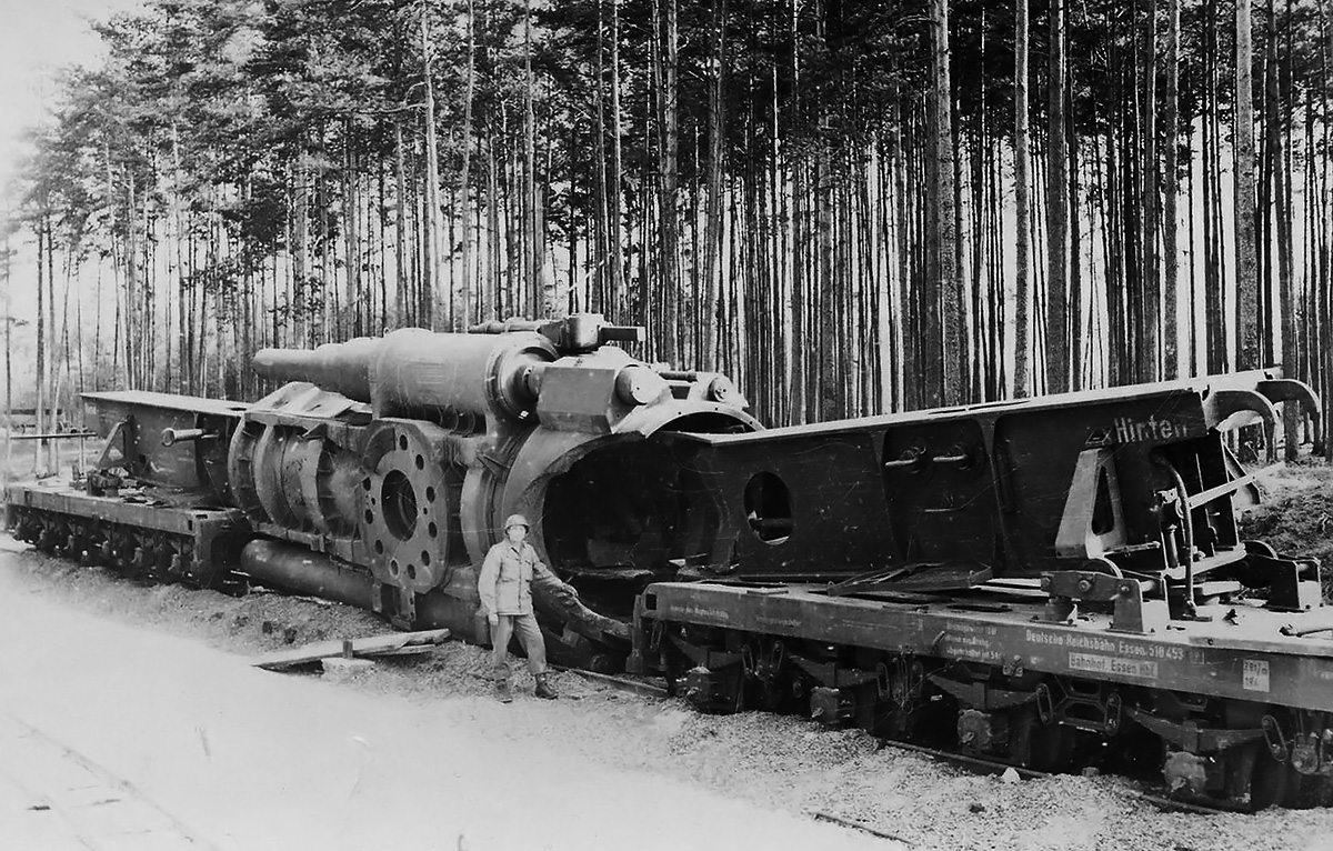 German superheavy Railway Gun - Schwerer Gustav (Dora) : r